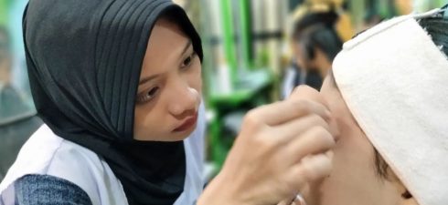 Peserta Kursus Ambil Jurusan Salon Kecantikan, datang dari wilayah Riau, Kepulauan Riau, Indonesia KURSUS SALON KECANTIKAN & TATA RIAS PENGANTIN […]