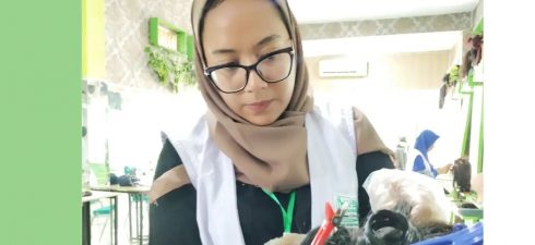 Peserta Kursus Salon Kecantikan, datang dari wilayah Cianjur, Jawa Barat, Indonesia KURSUS SALON KECANTIKAN & TATA RIAS PENGANTIN Fullday Learning, […]